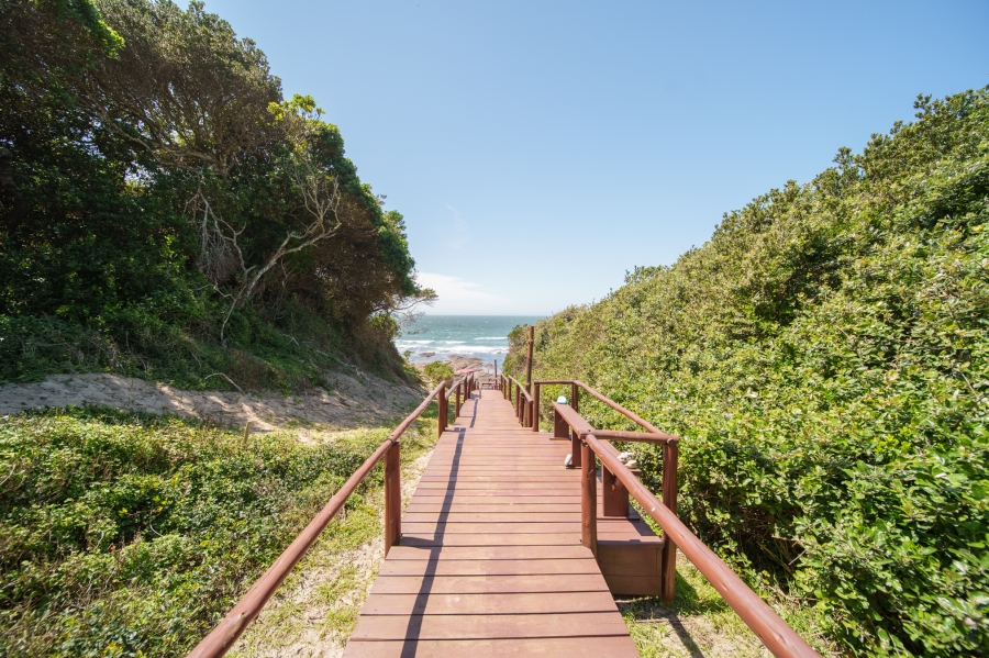 5 Bedroom Property for Sale in Queensberry Bay Eastern Cape